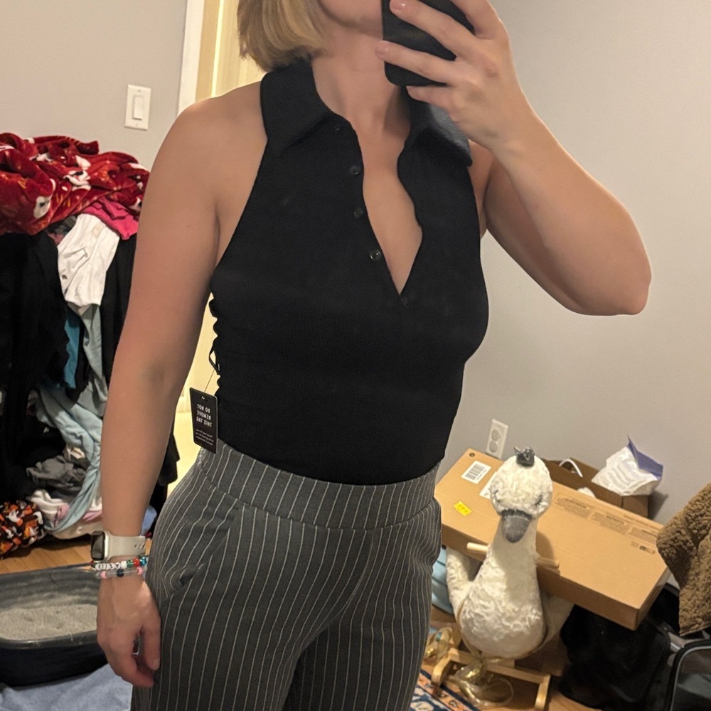 Black Sleeveless Collared Bodysuit